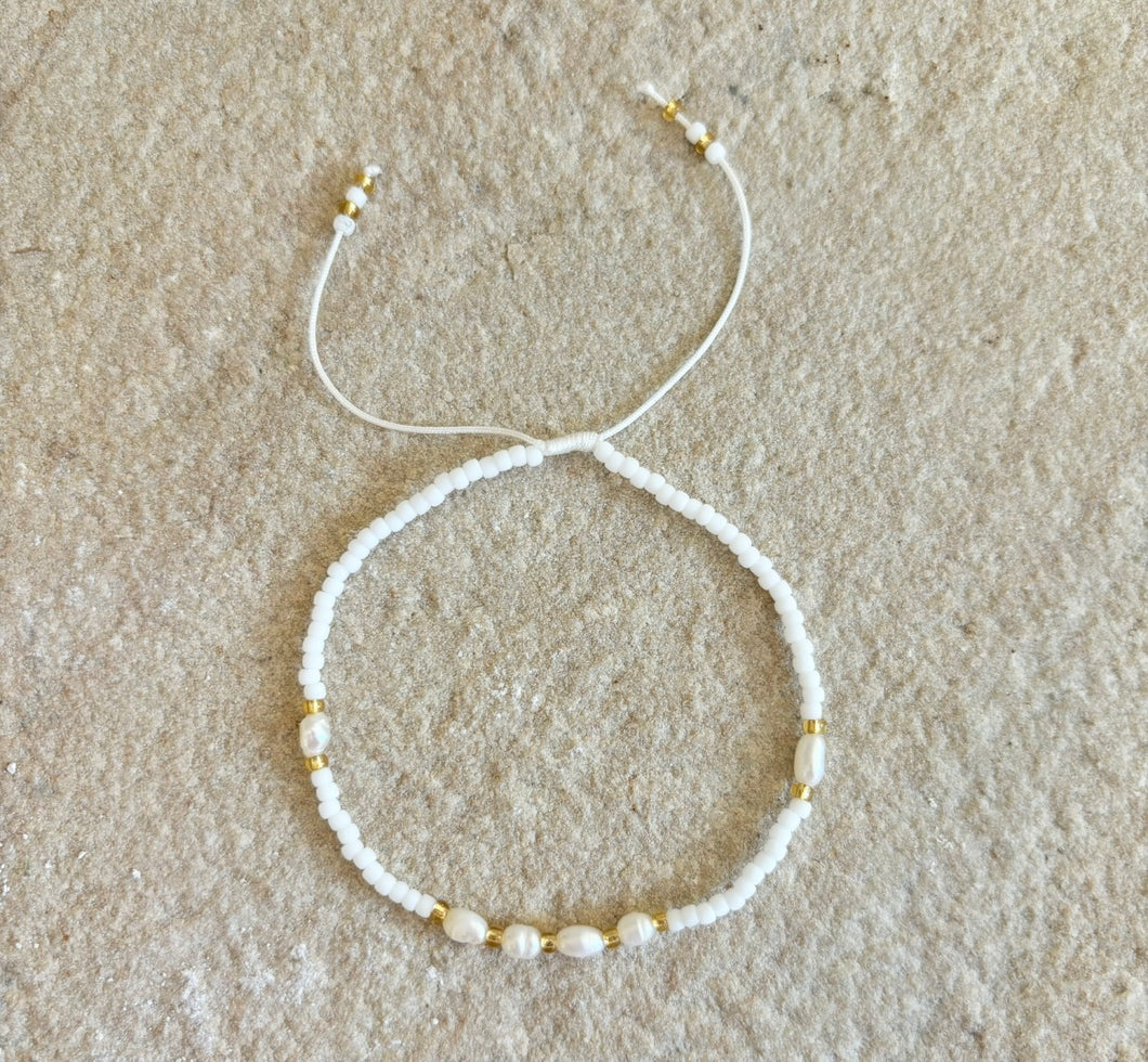 CALM PEARL BRACELET [WHITE]