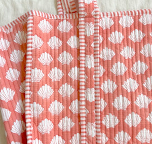 THE WEEKENDER TOTE [CORAL SEASHELL]